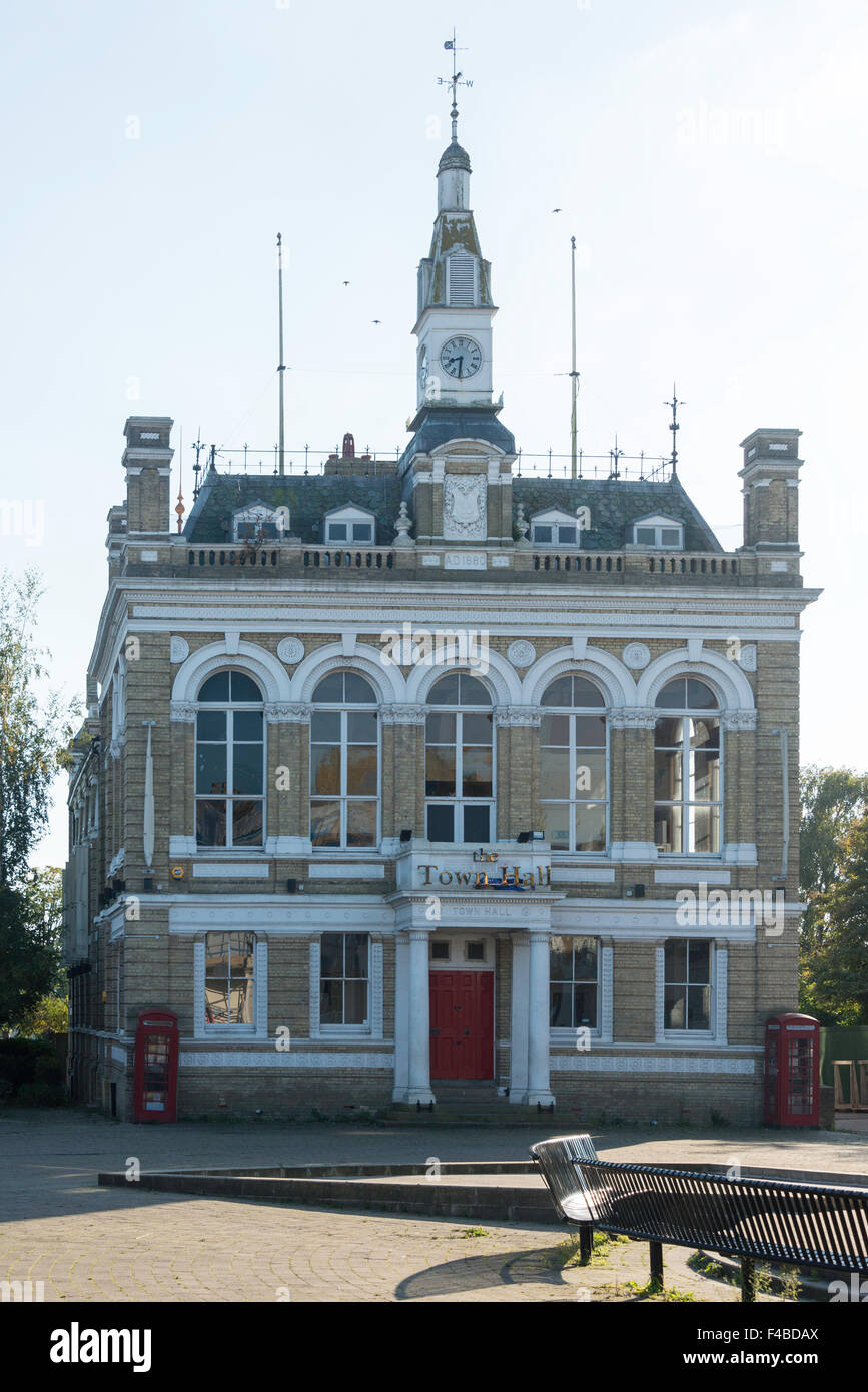 Central Staines High Resolution Stock Photography and Images Alamy