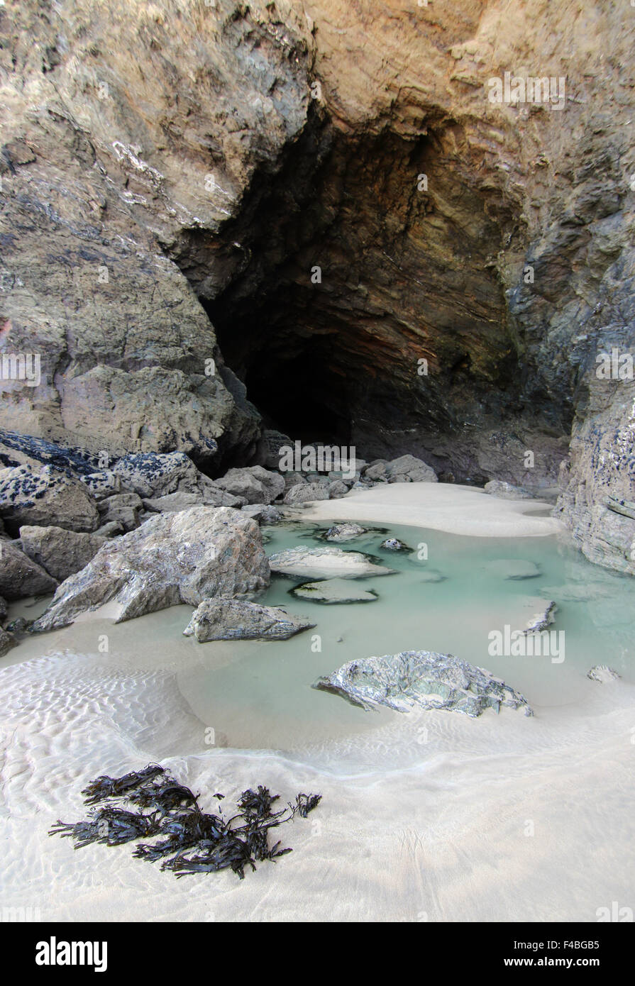 Whipsiderry Beach Cornwall Newquay Watergate Bay Cave Stock Photo