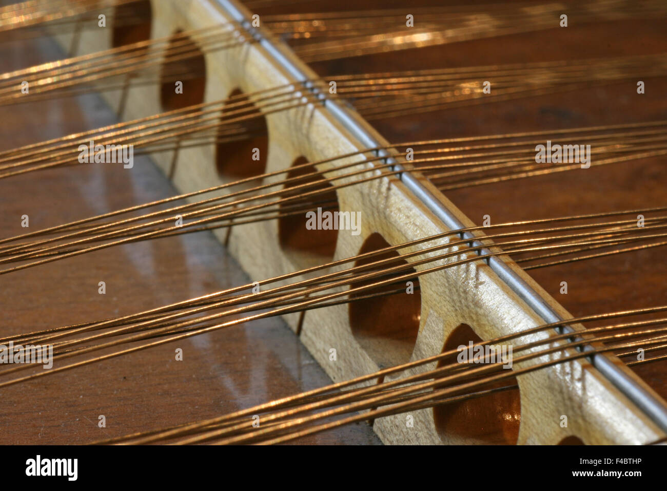 Chromatic hammered dulcimer outlet