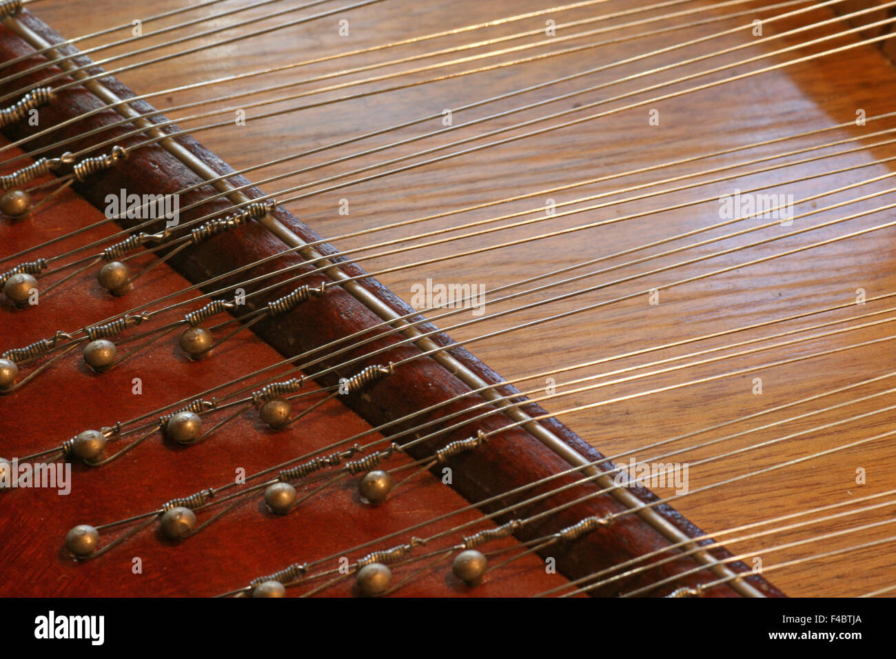 chromatic hammered dulcimer Stock Photo Alamy