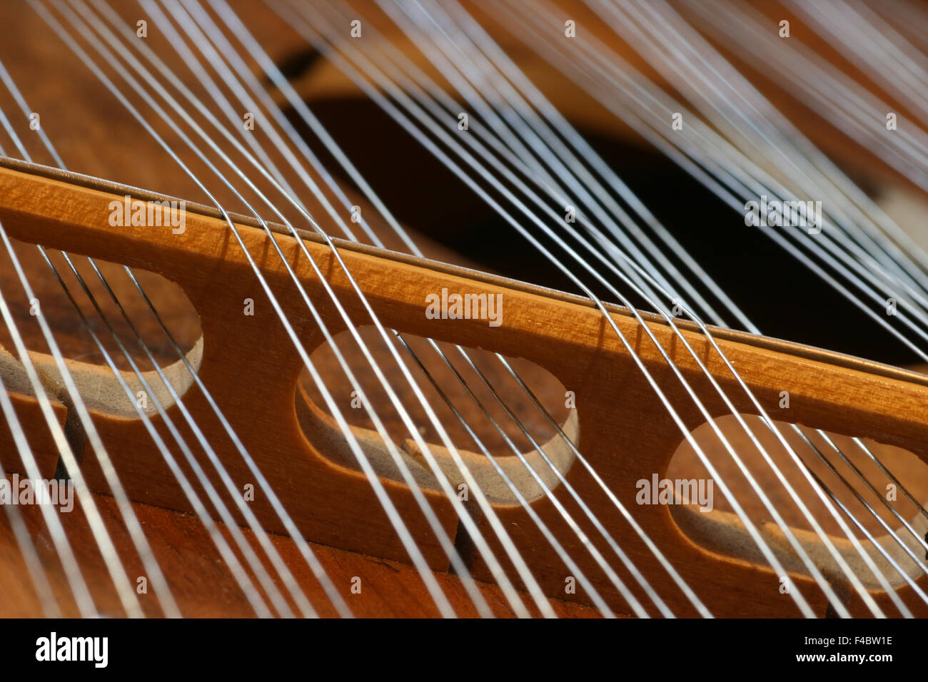 chromatic hammered dulcimer Stock Photo Alamy