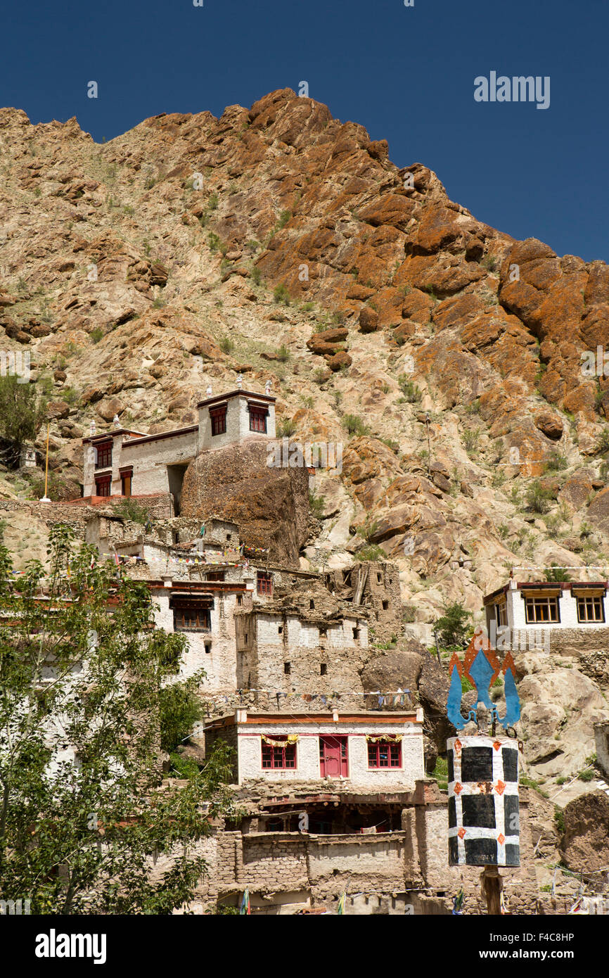 India, Jammu & Kashmir, Ladakh, Hemis village houses and Buddhist chatra umbrella from Gompa Monastery roof Stock Photo