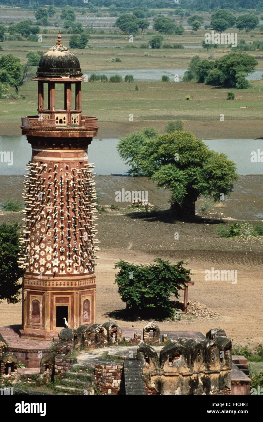 India, Uttar Pradesh, Fatehpur Sikri, tower with spikes to repel