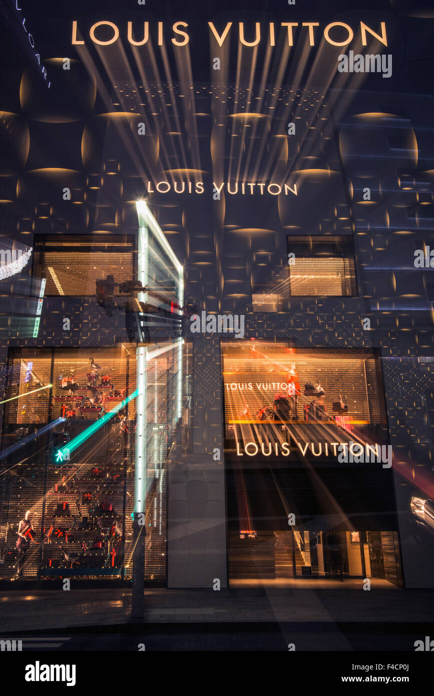 Encore Esplanade Louis Vuitton – Stock Editorial Photo © bennymarty  #217966834