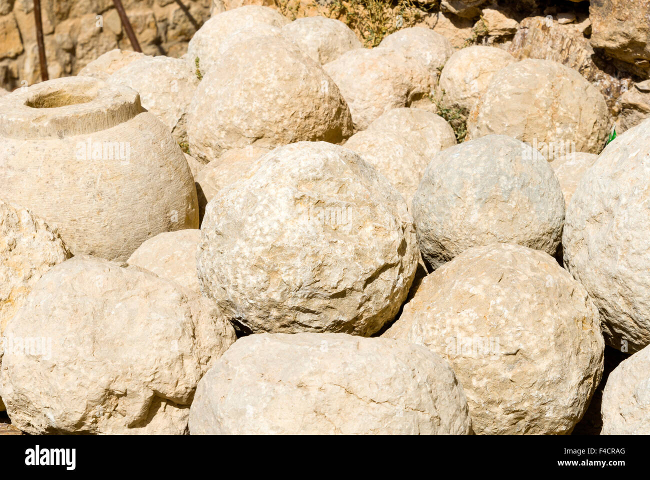 Catapult ball hi-res stock photography and images - Alamy