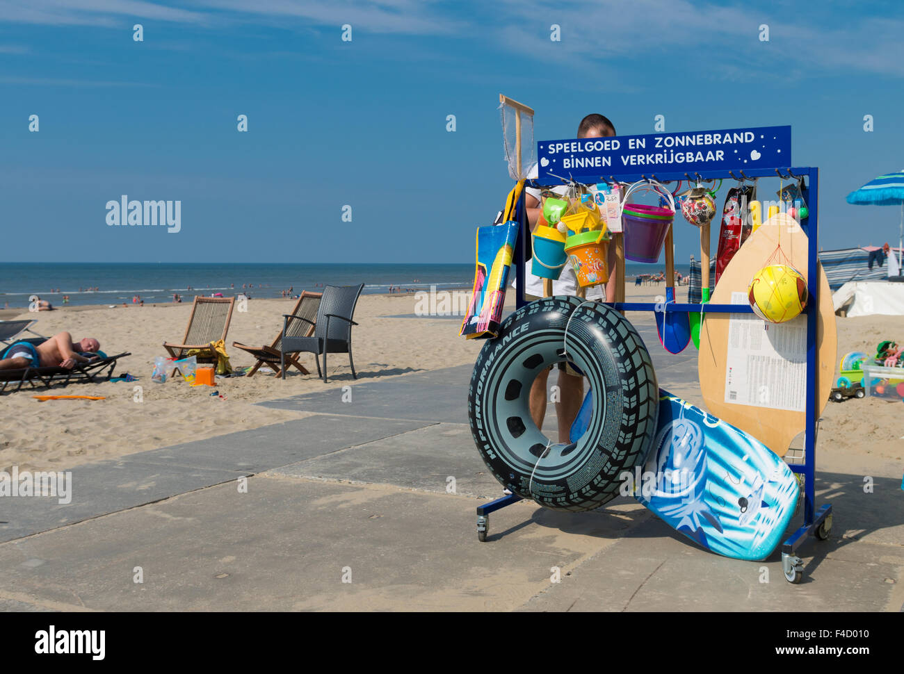 WIJK AAN ZEE, NETHERLANDS - AUGUST 30, 2015: Beach shop with text saying 'toys and sunburn available inside'. The North sea coas Stock Photo