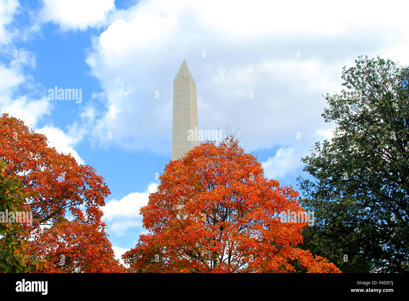 Washington Monument in Autumn Stock Photo - Alamy