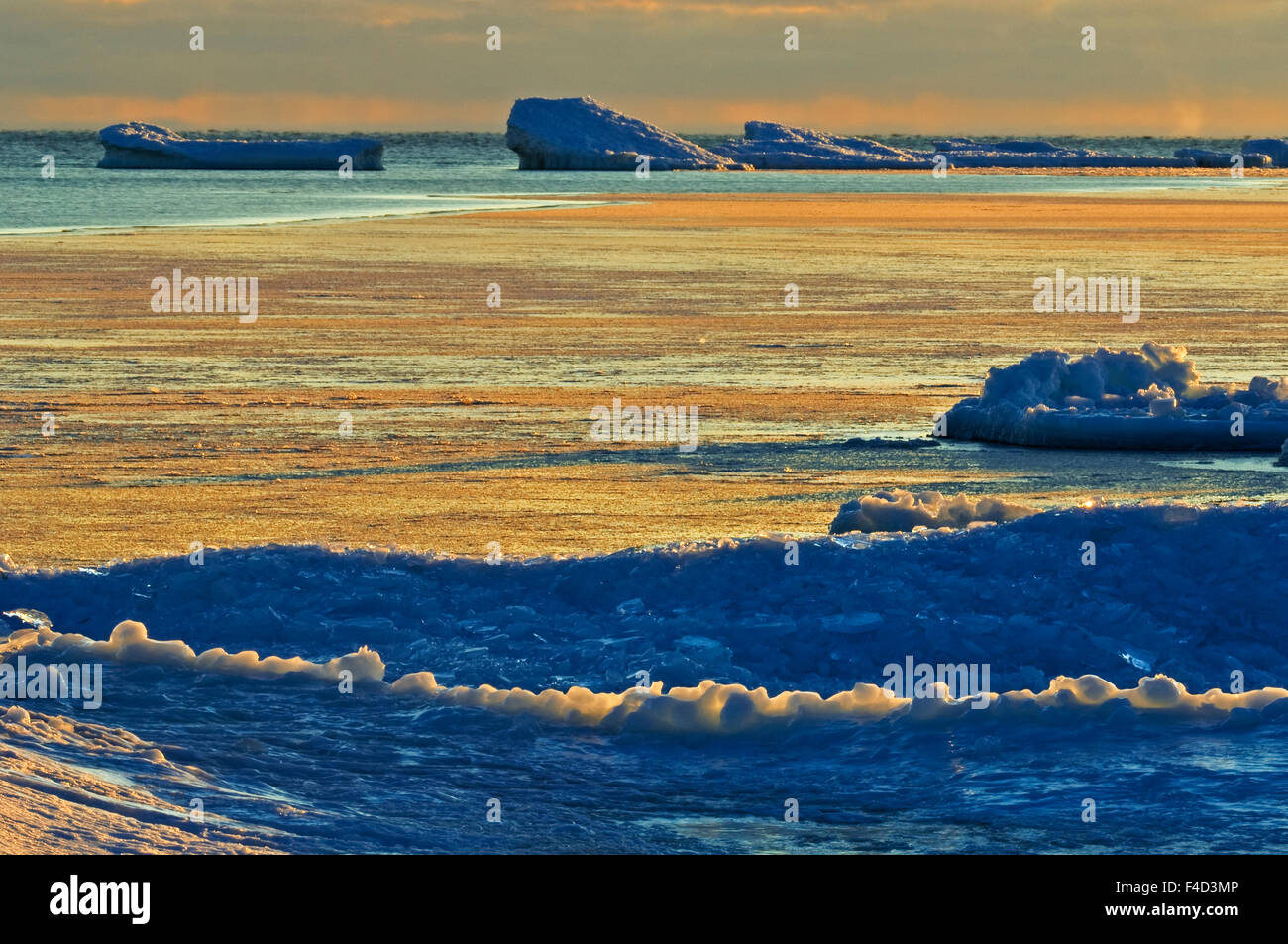 Canada, Ontario, South Baymouth. Ice on Lake Huron at dusk. Credit as Mike Grandmaison / Jaynes