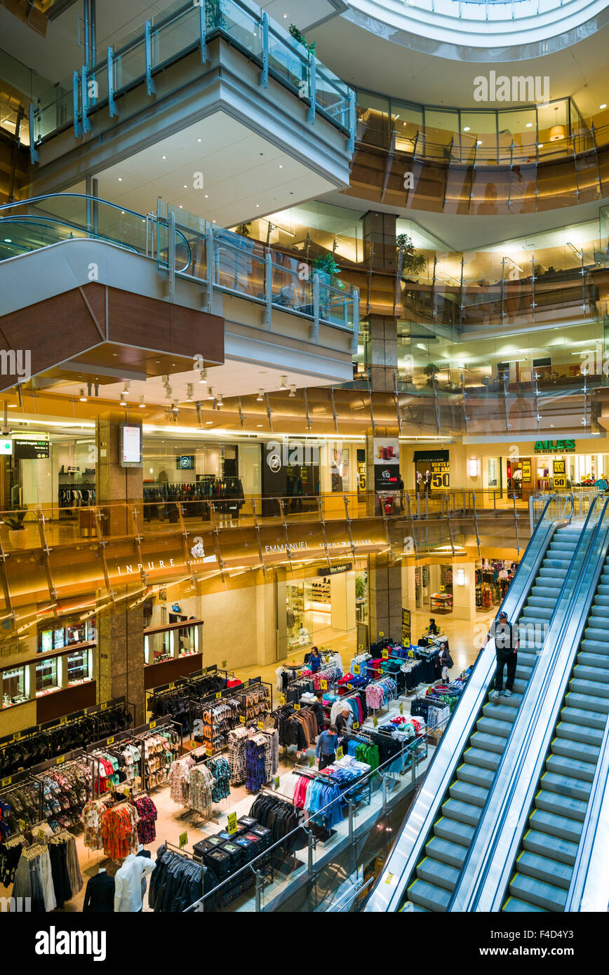Canada, Montreal, Eaton Centre, shopping mall Stock Photo Alamy