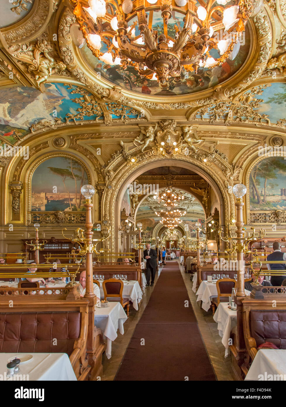 Europe, France, Paris. The grandiose belle epoch dining room of Le Train Bleu at the Gare de Lyon. Stock Photo