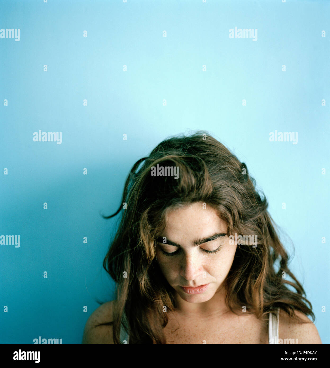 Woman dark haired hi-res stock photography and images - Alamy