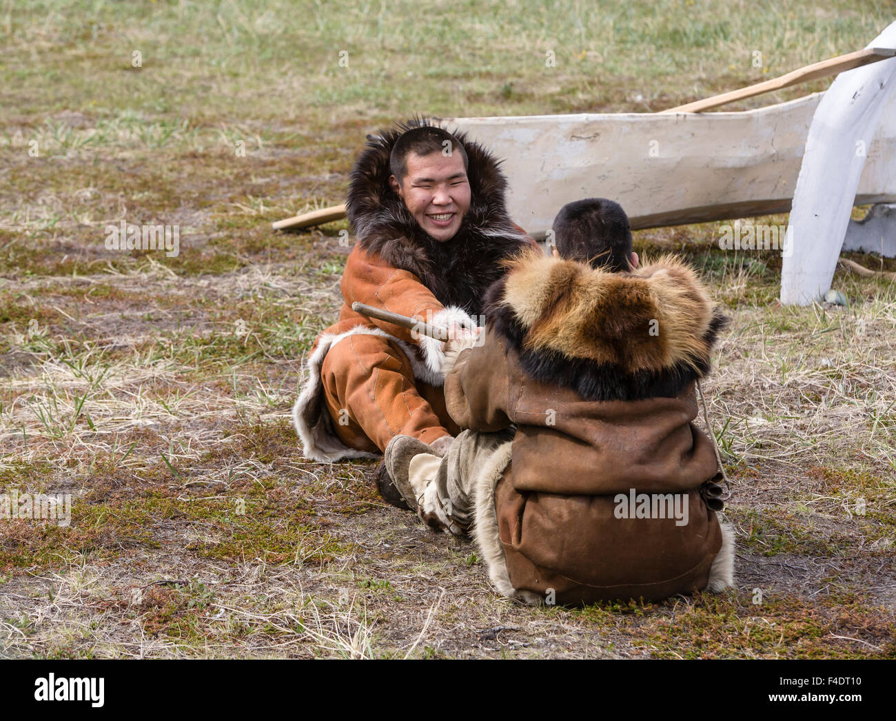 Ava Devine ikki yigit tomonidan qattiq sikiladi (porno surat)