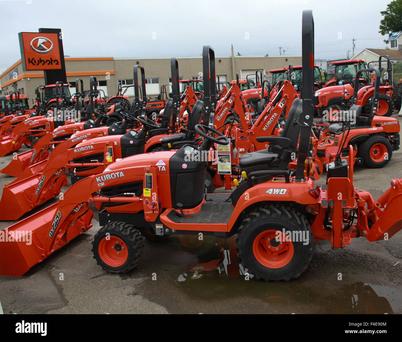 Kubota BX25 Tractors, Tractor Photos, Backhoe Loader