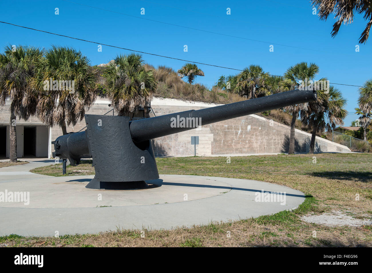 USA, Florida, Tierra Verde, Fort De Soto, Spanish-American War cannon ...