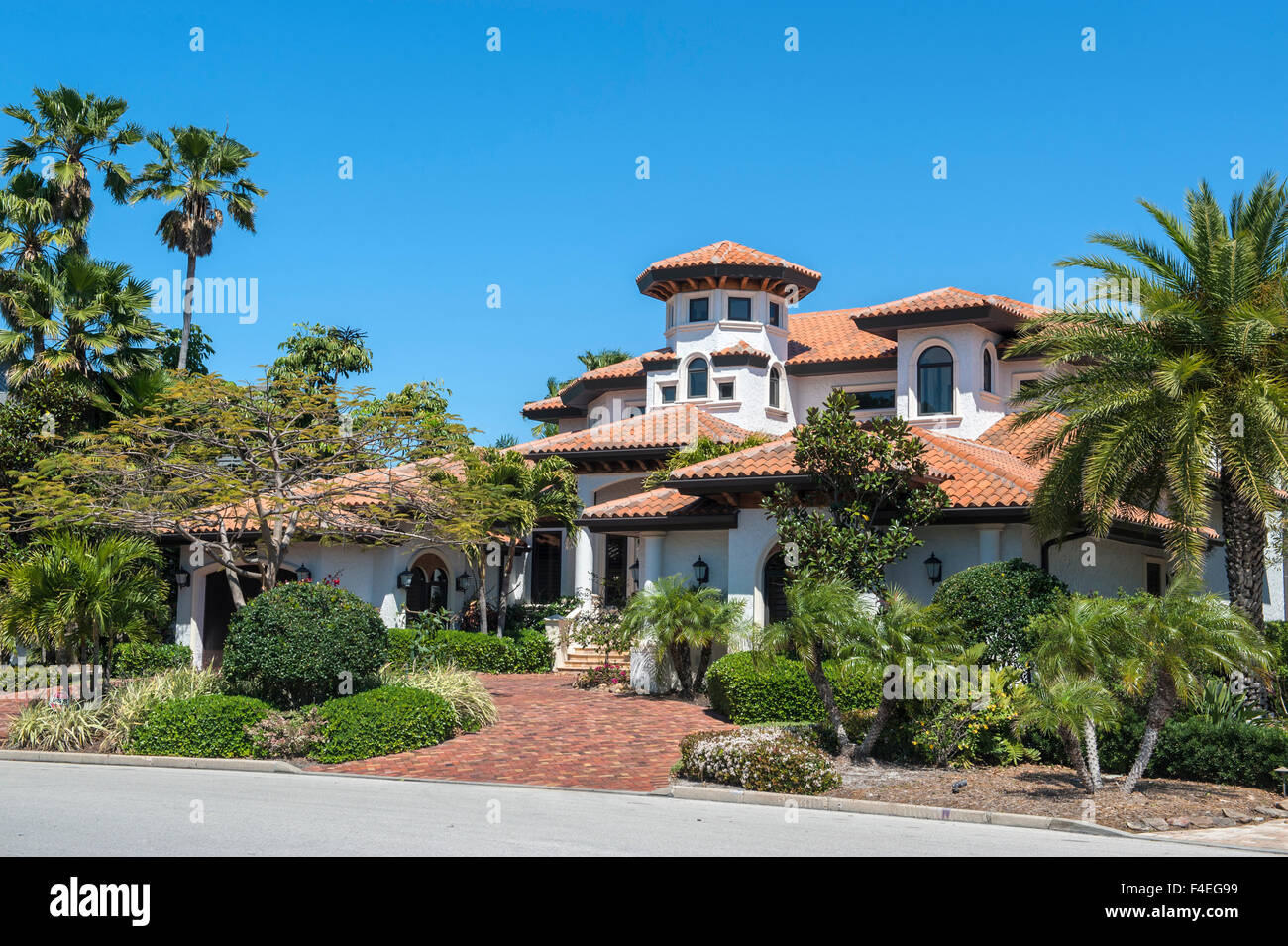 Escape To Tranquility: Explore Zillow's Stunning Waterfront Homes In Tampa