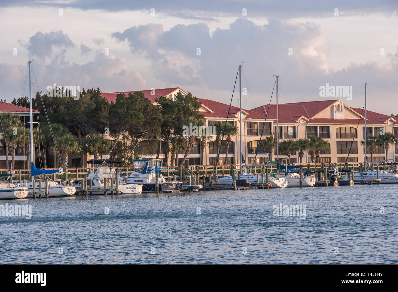 USA, Florida, New Smyrna Beach, Bouchelle Island, waterfront condos on