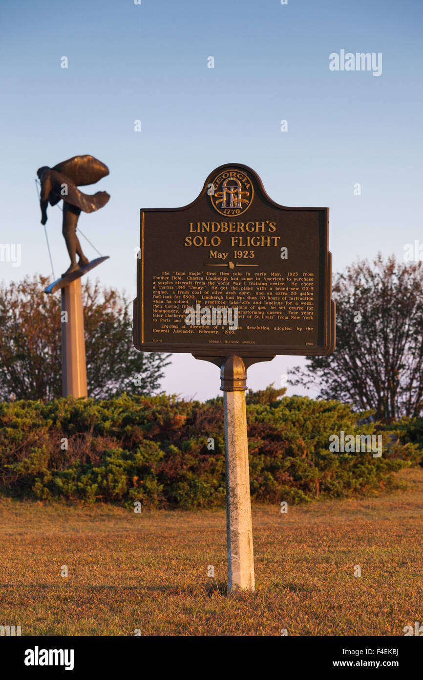 Americus, plaque commemorating aviator Charles Lindberg's