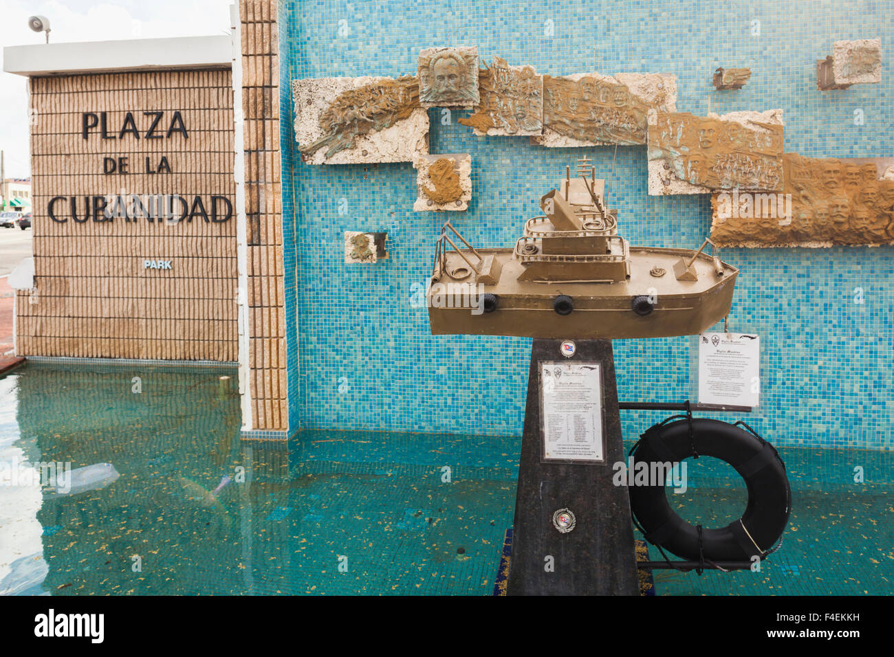 USA, Florida, Miami, Little Havana, Plaza de la Cubanidad, monument to