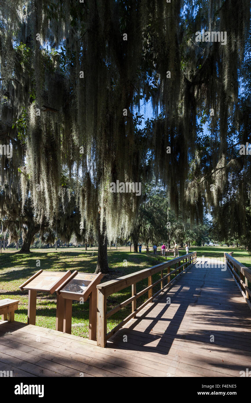 St. Simons Island, Fort Frederica National Monument, walkway Stock Photo Alamy