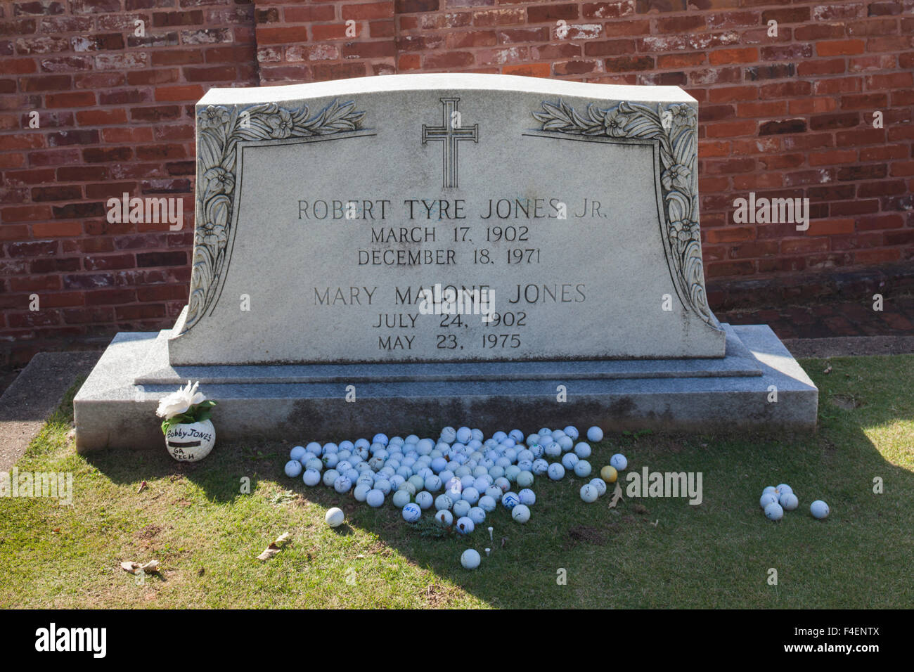 Atlanta, Oakwood Cemetery, memorial to Robert Tyre Jones, aka