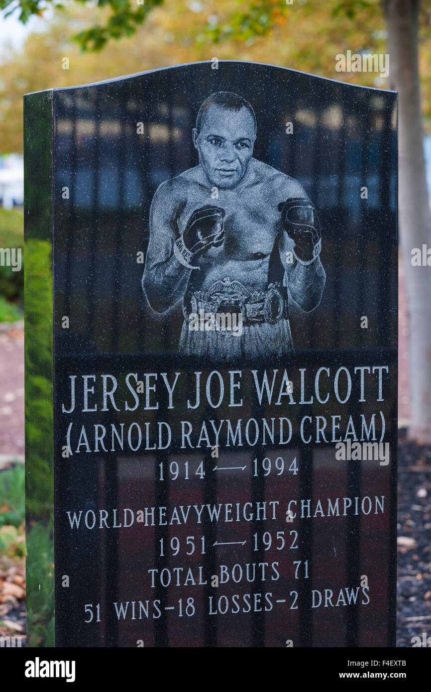 USA, New Jersey, Camden, monument to boxer and Camden native Jersey Joe Walcott Stock Photo Alamy