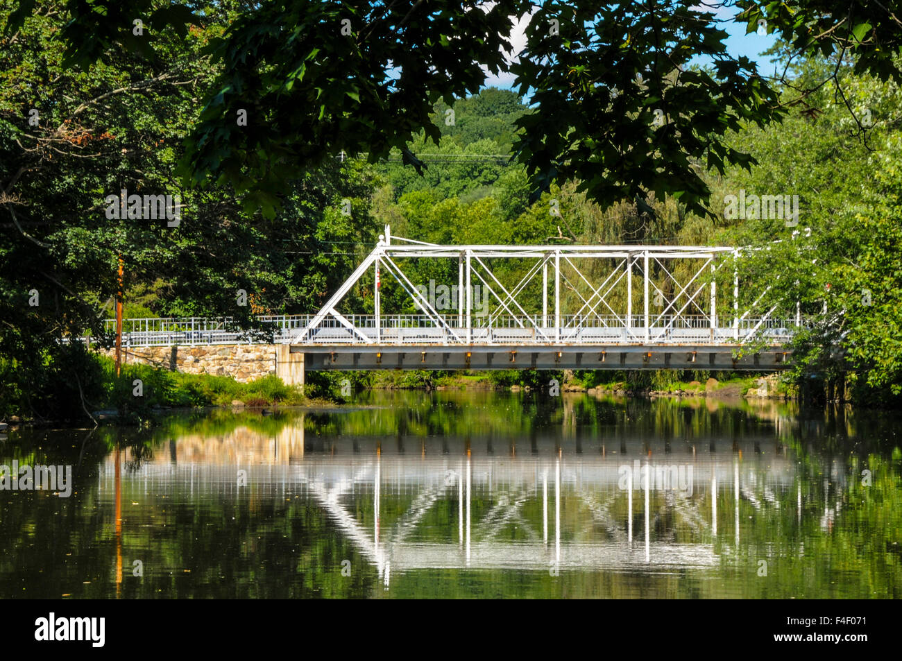 USA, New Jersey, Califon, Main Street's metal truss bridge with