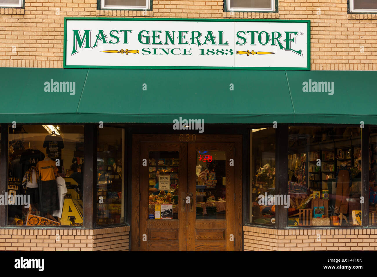Exterior Of The Mast General Store Stock Photos Exterior Of The