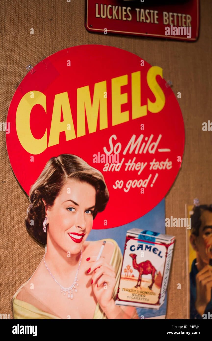 cigarette advertisements 1950s 1950s cigarette advertising usa hi-res stock photography and images
