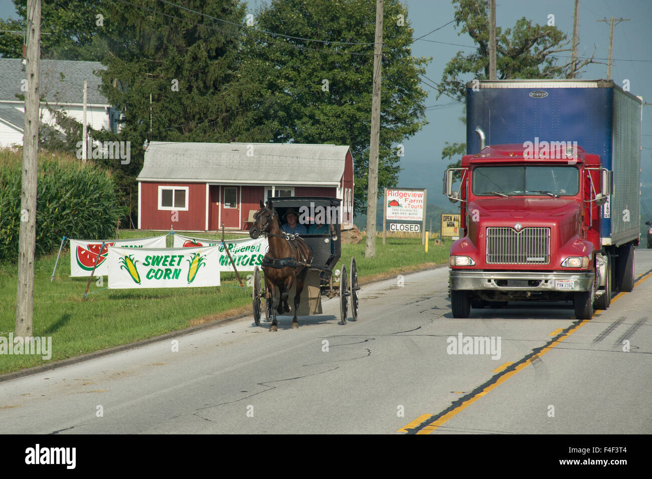 Ohio amish town hi res stock photography and images Alamy