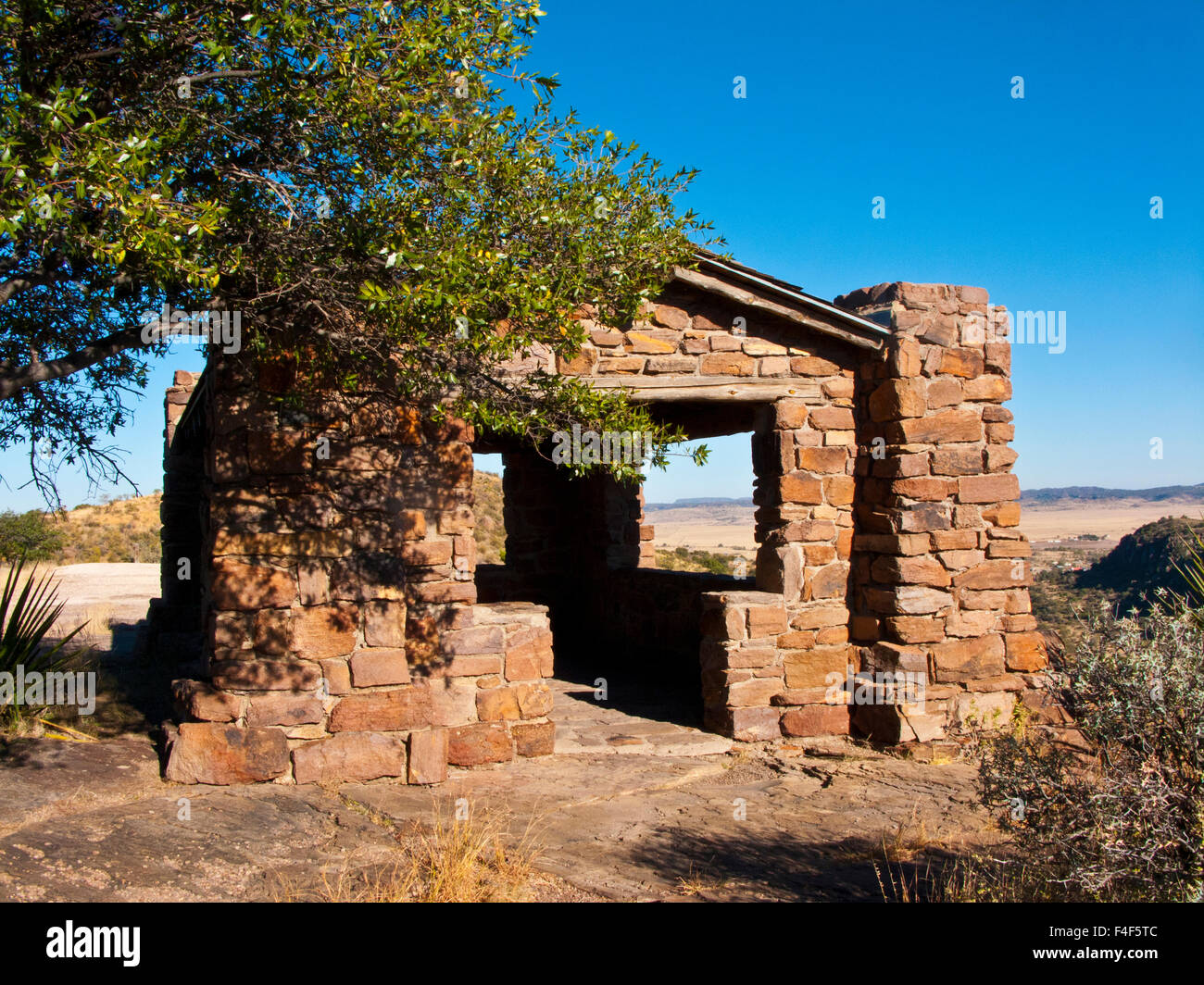 USA, Fort Davis, Texas, Davis Mountains State Park, Skyline Drive Stone
