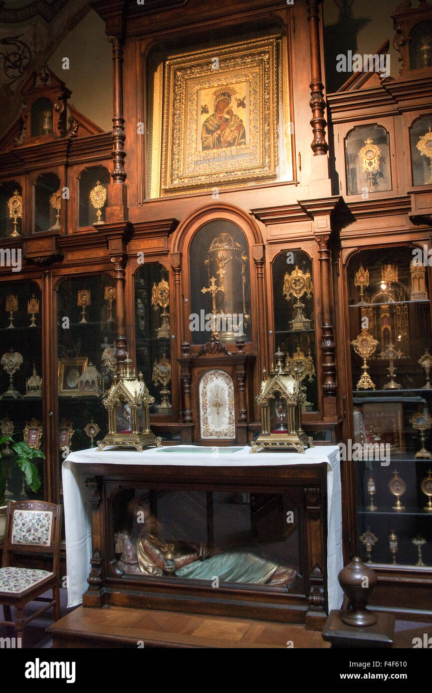St. Anthony's Chapel, Pittsburgh, PA contains more than 4,200 relics in ...
