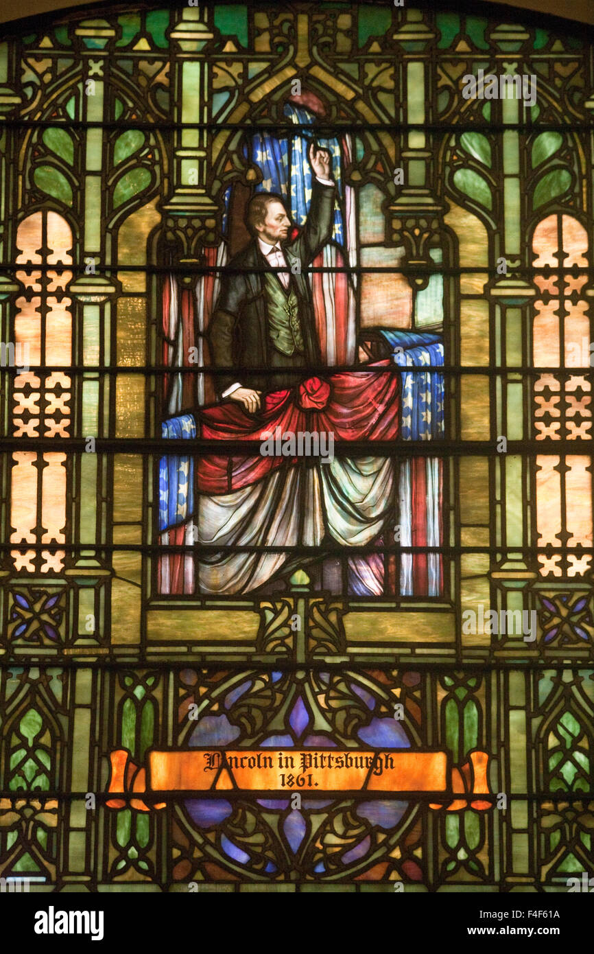 Stained glass window of Abraham Lincoln in Smithfield United Church of