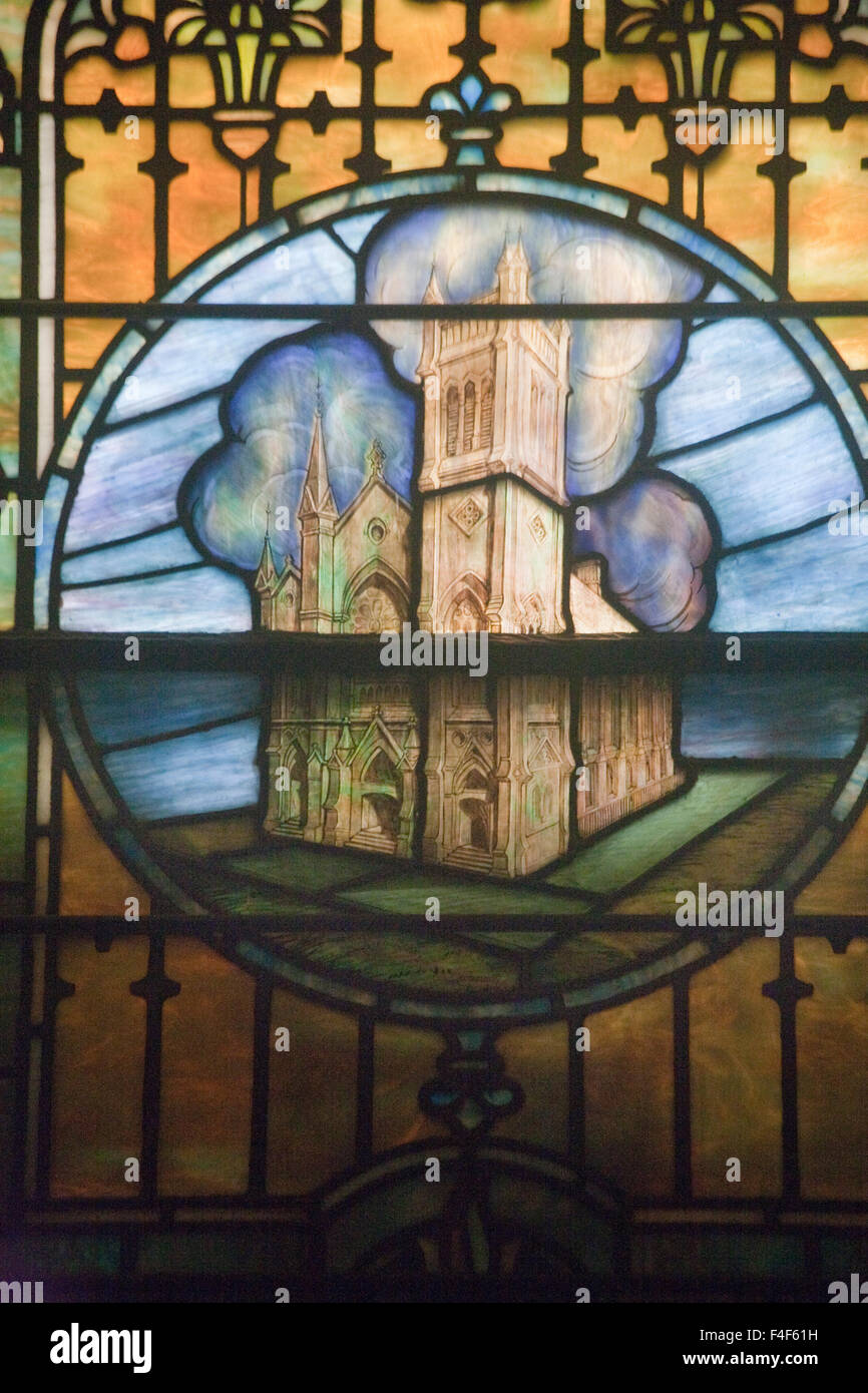 Stained glass window depicts 1st Presbyterian Church of Pittsburgh