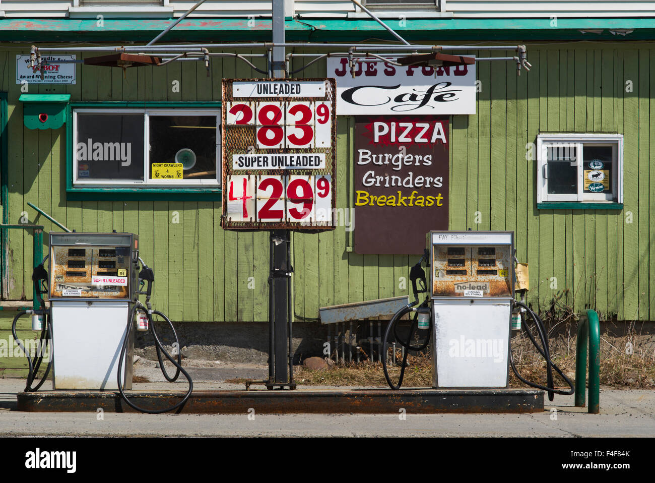 Vermont, West Danville, old gas station Stock Photo Alamy