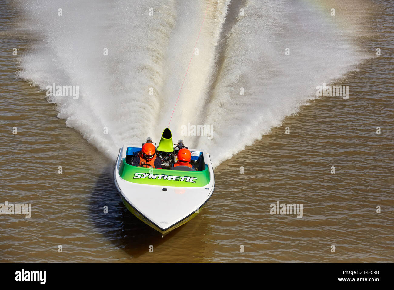 Wentworth, Australia, Saturday 17th October 2015. Ski race boat Synthetic, participating in qualifying time trial for Ted Hurley Memorial Classic Ski Race. This race starts on the Darling River at Wentworth, then turns into the Murray River and races to Mildura, before  returning to  Wentworth and the finish. Credit: Ian Mckenzie/Alamy Live News Stock Photo