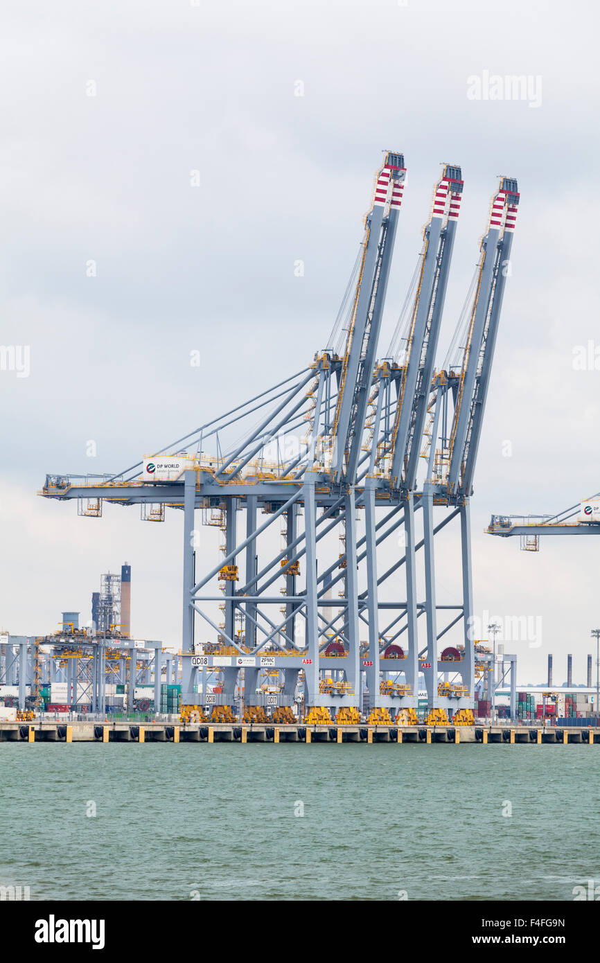 Ship-to-shore container cranes at Tilbury Docks on the river Thames in the Port of Tilbury, Essex Stock Photo