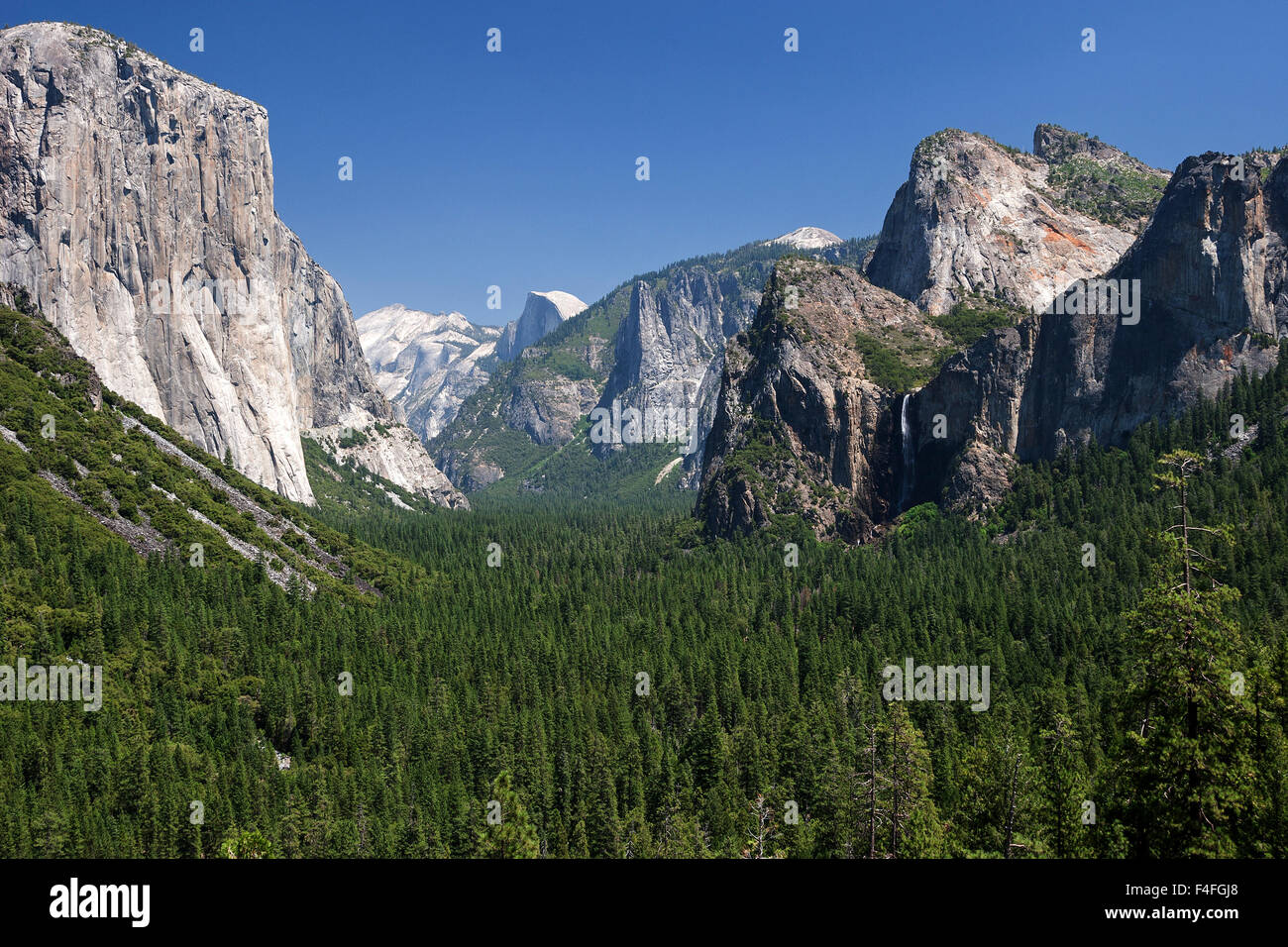View into Yosemite Valley from Tunnel View, El Capitan left, Yosemite National Park, California, USA Stock Photo