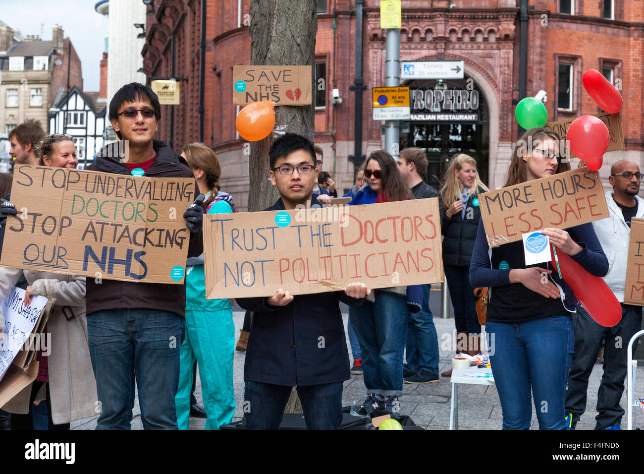 Speaker's Corner, Nottingham, U.K. 17th October 2015. Junior doctors