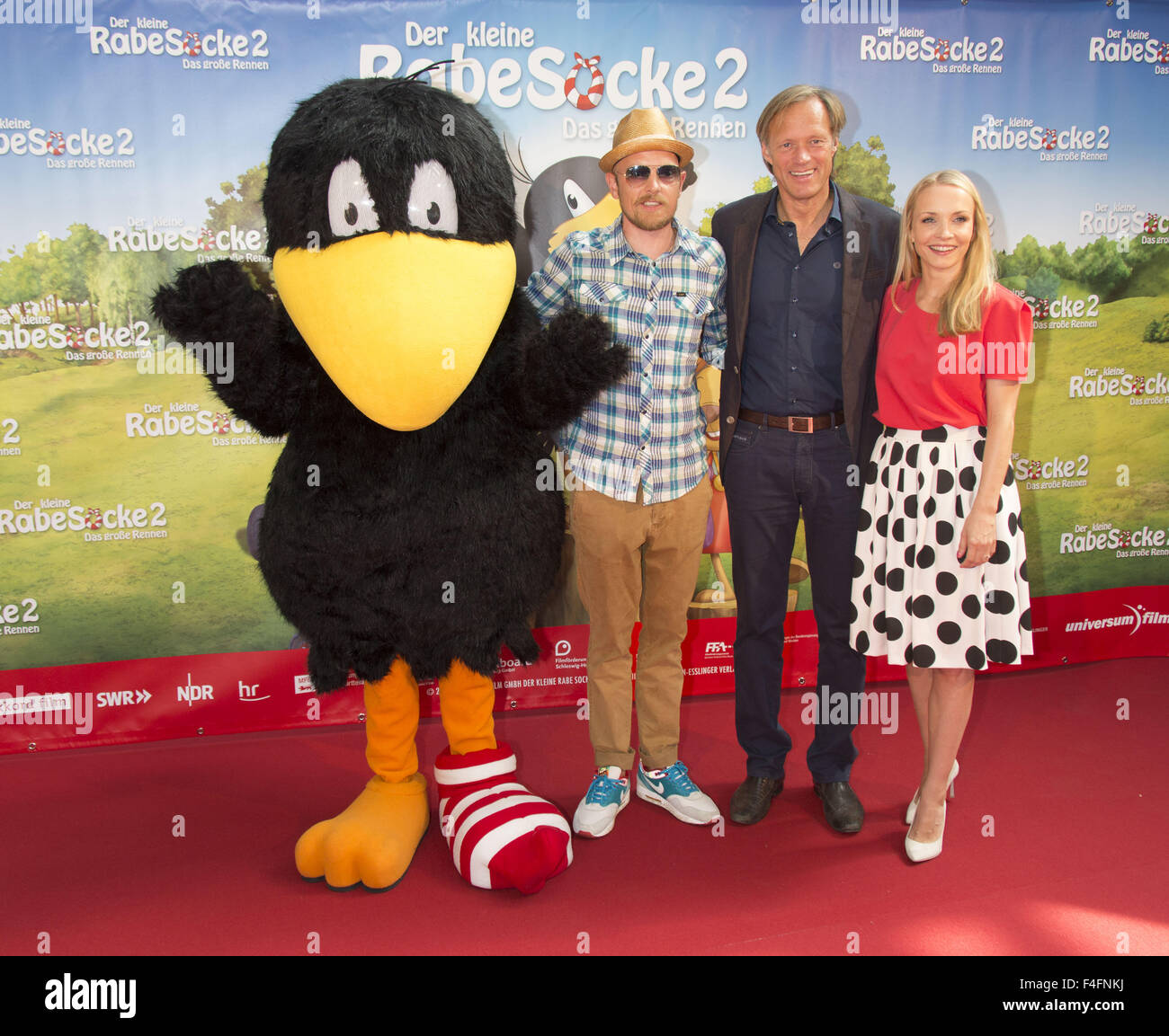 Celebrities attending the premiere of Der kleine Rabe Socke 2 at Zeise  Cinema Featuring: Jan Delay, Gerd Delling, Janin Reinhardt Where: Hamburg,  Germany When: 16 Aug 2015 Stock Photo - Alamy