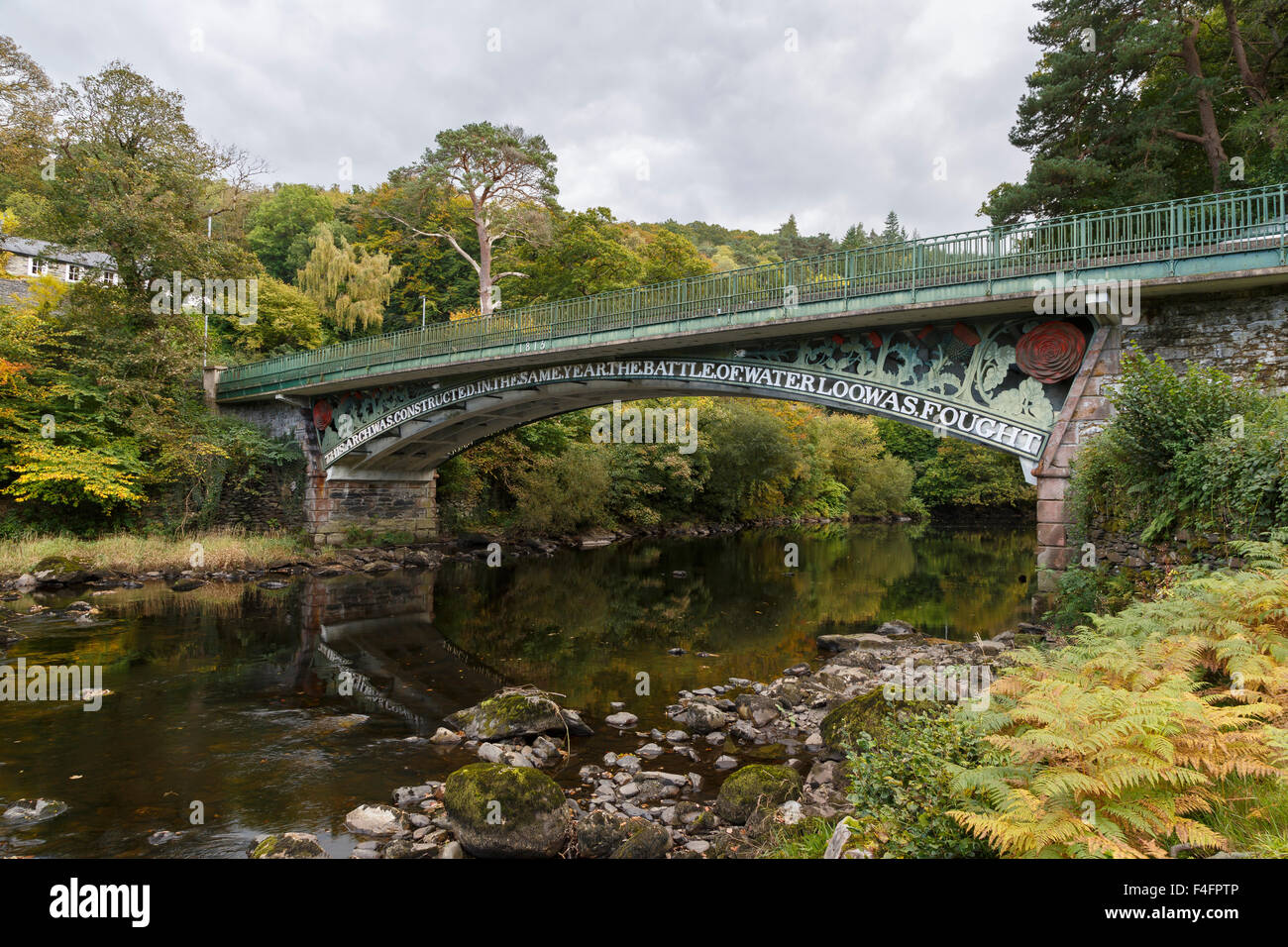 The Waterloo Bridge, Betwys-y-Coed, spanning the River Conwy.  Built by Thomas Telford from cast iron, in 1815.  Snowdonia Stock Photo