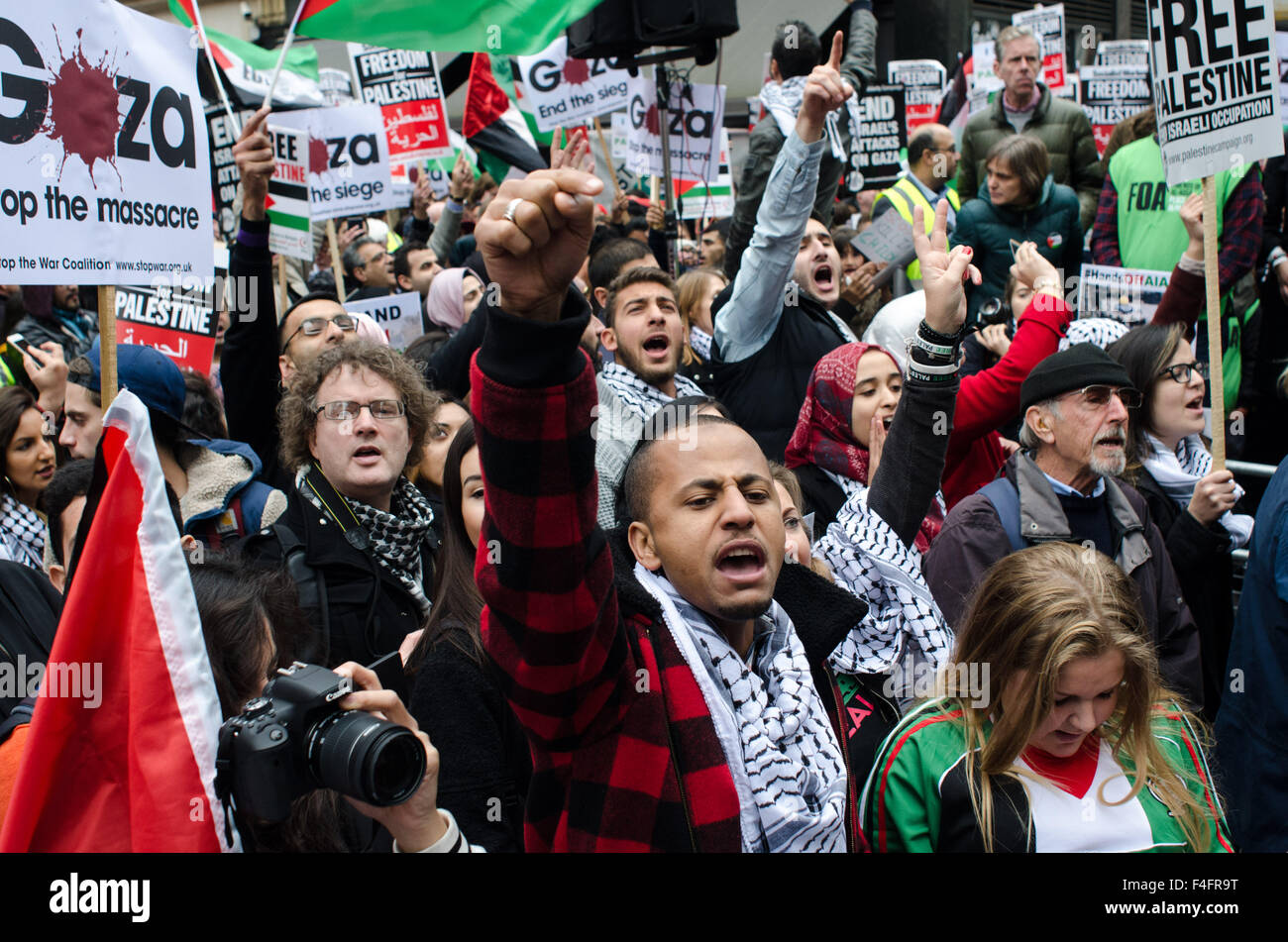 Around 2,500 people gather outside the London Israeli embassy, in protest against the treatment of Palestinians by the Israelis. Stock Photo