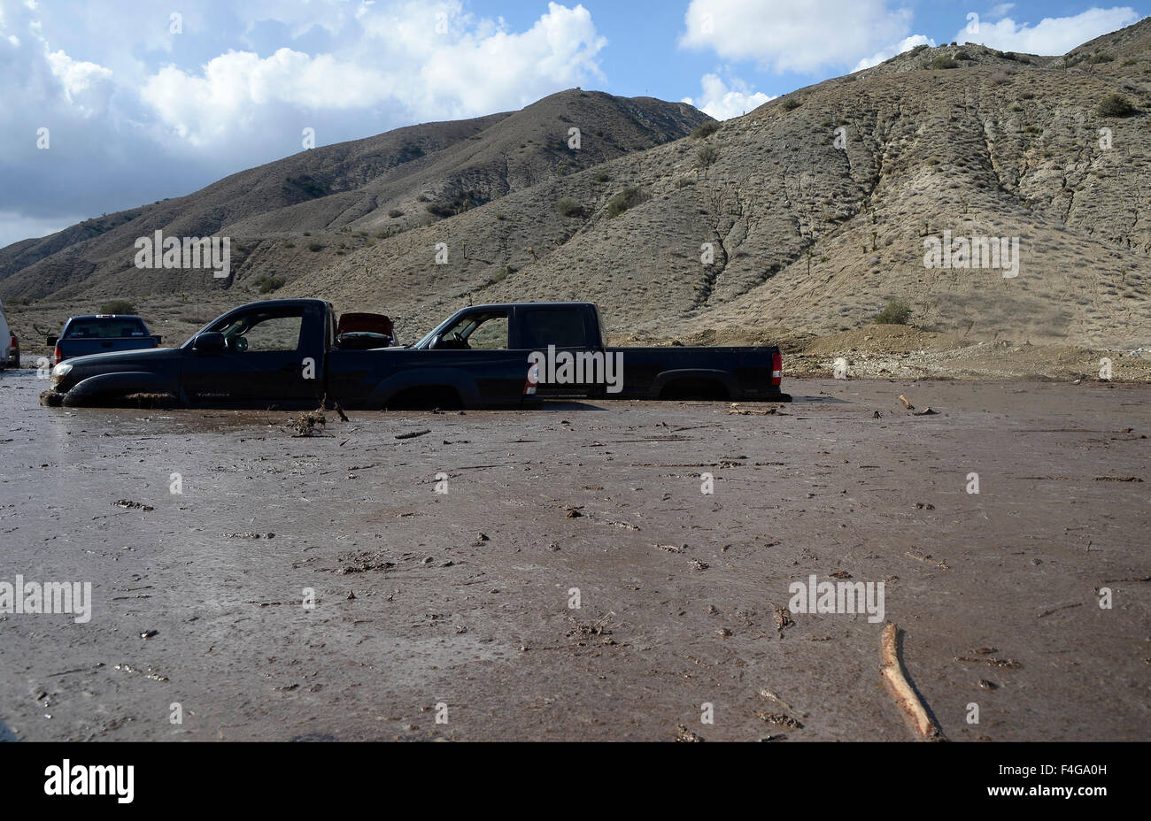 Tehachapi. 17th Oct, 2015. CA/US. Mud flow channels are visible from ...
