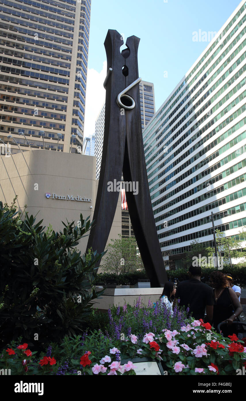 Claes Oldenburg's famous 'Clothespin' statue, in Philadelphia, Pennsylvania, USA Stock Photo Alamy