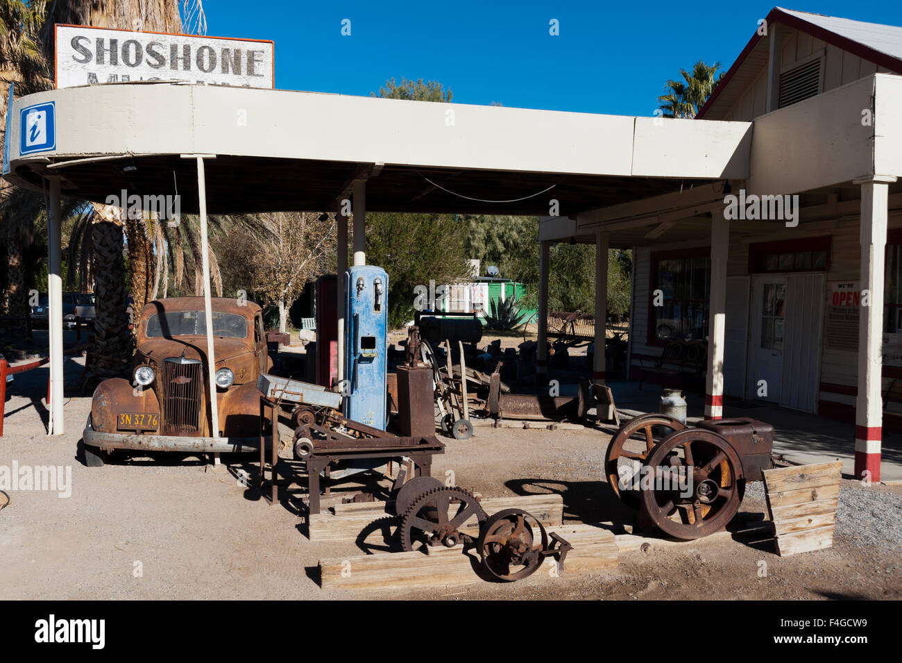 Old Gas Station, Shoshone, California, USA Stock Photo Alamy