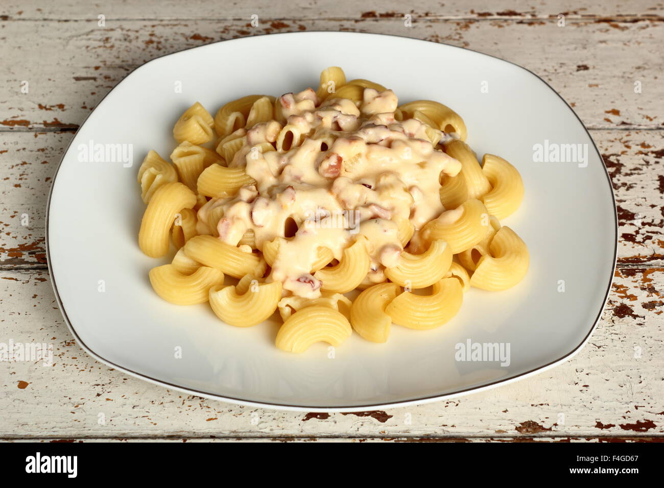 macaroni-with-carbonara-sauce-stock-photo-alamy