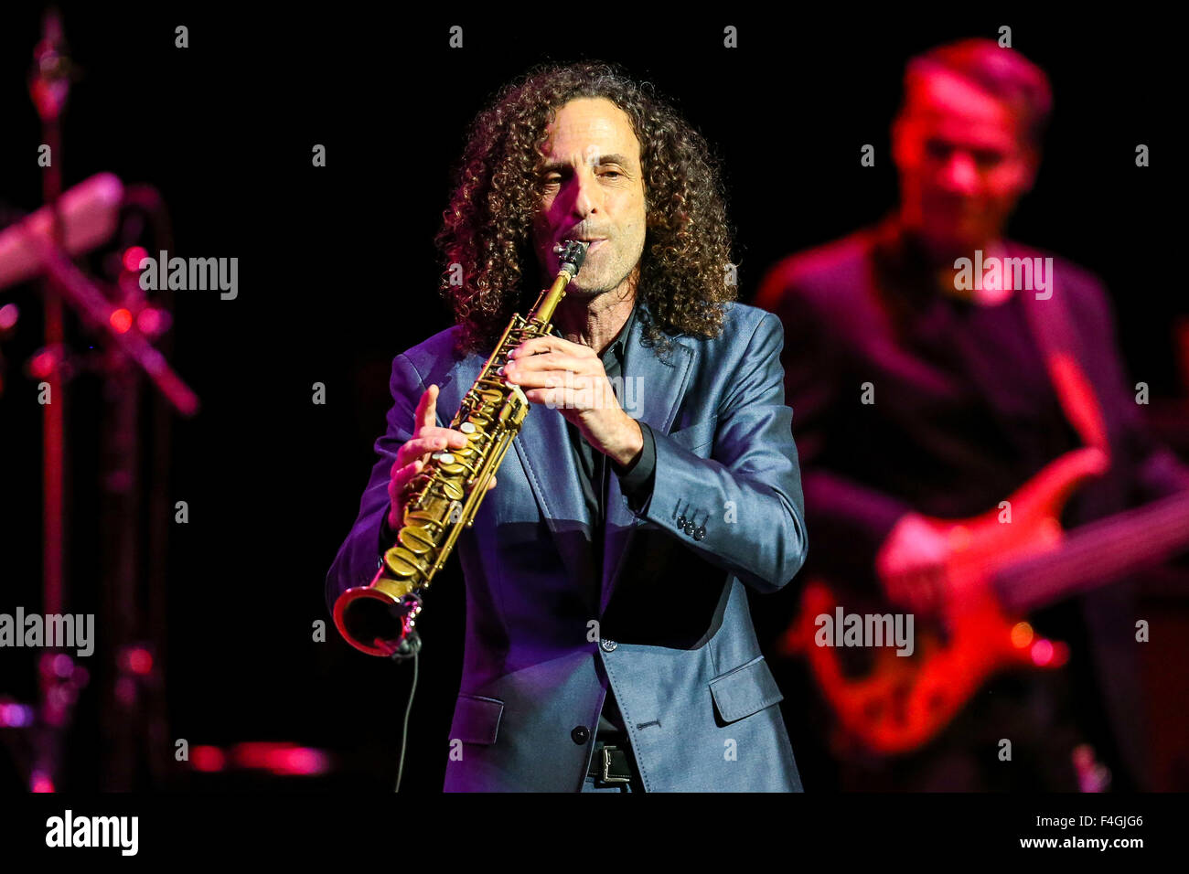Kenny g performs hires stock photography and images Alamy
