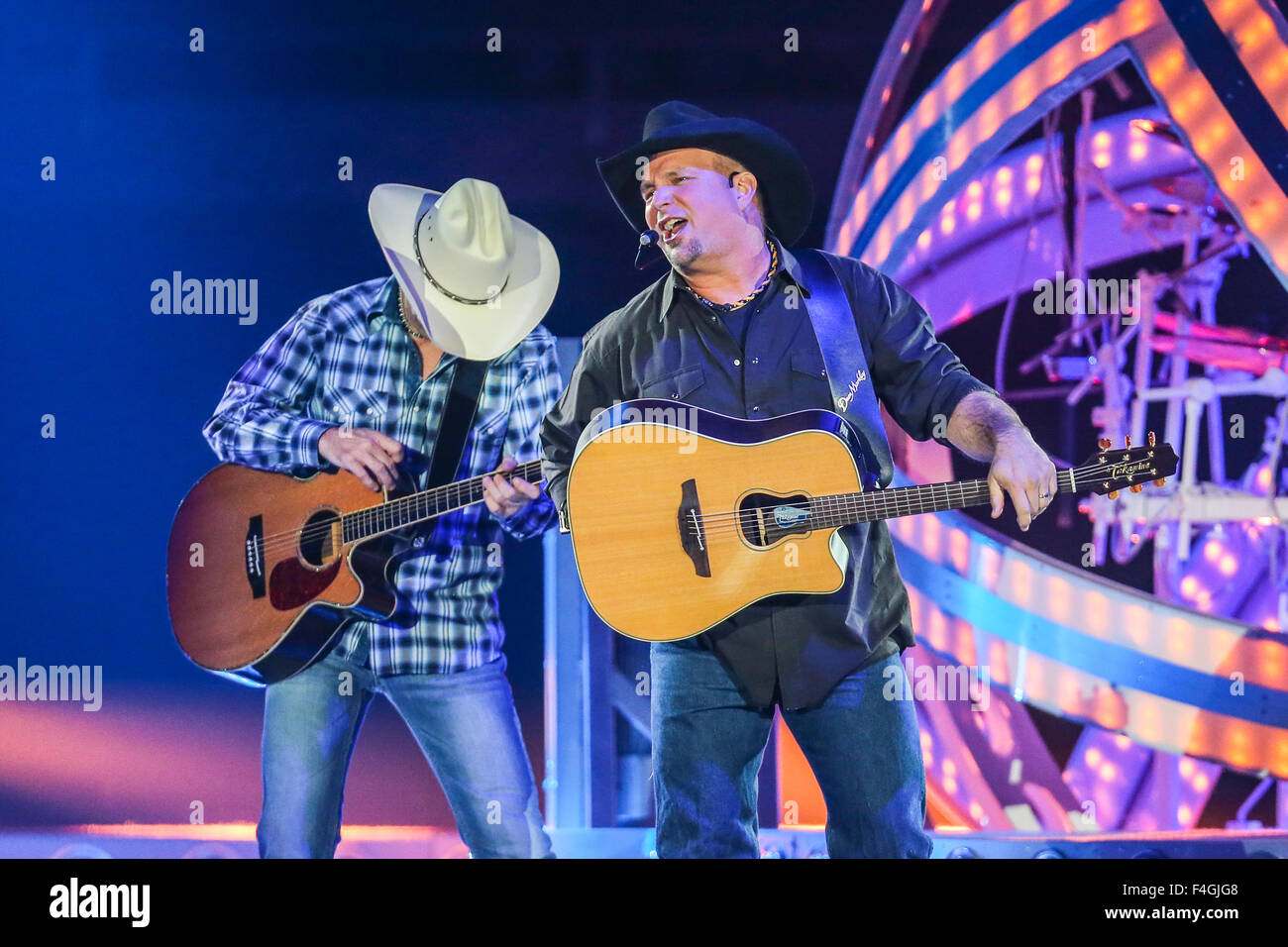 Garth Brooks performs live on tour Stock Photo