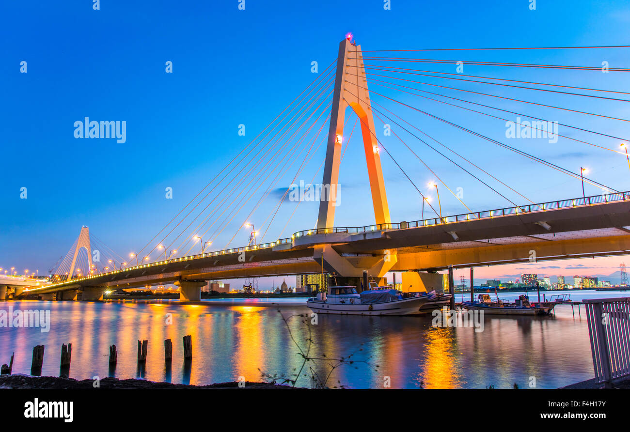 Daishihashi bridge, over Tamagawa river,ties Ota-Ku,Tokyo and Kawasaki ...