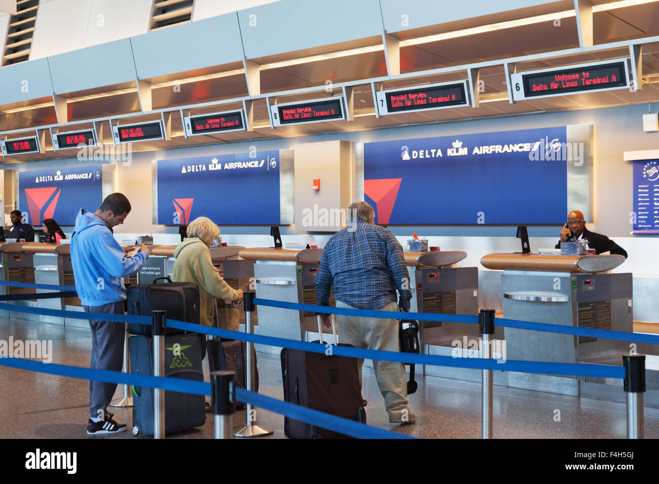 Airport Baggage Check In