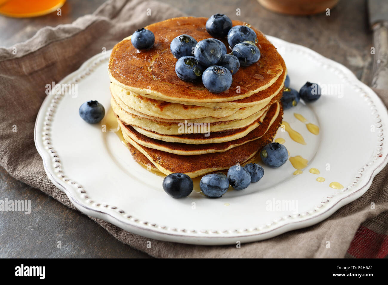 Pancakes and syrup hires stock photography and images Alamy